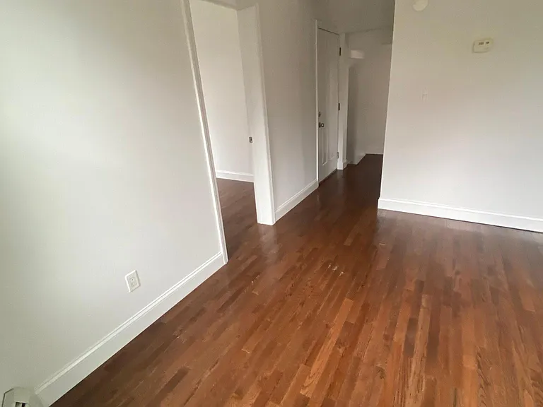 75 S Woodside Ave #1 — Photo 3