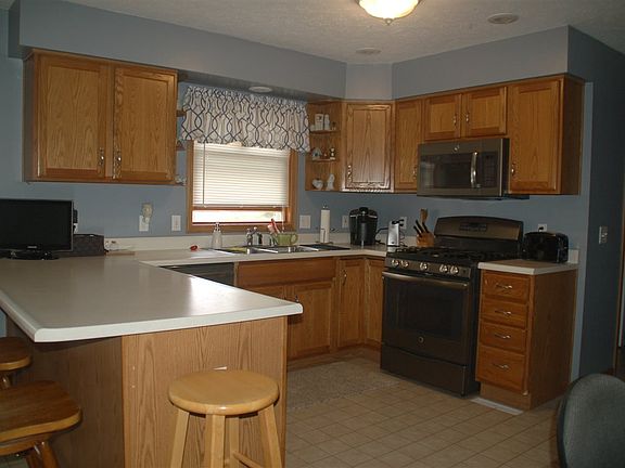 5th image of 205 13th Ave NE
