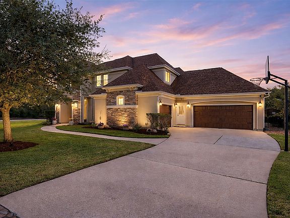 3rd image of 25603 Windy Isle Ct