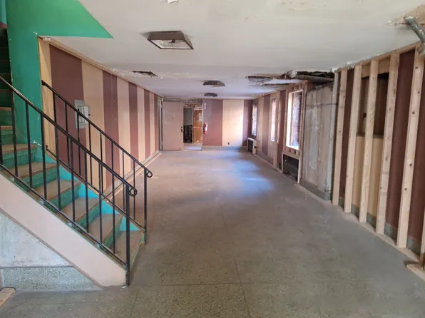 200 West 139th Street image 8 of 24