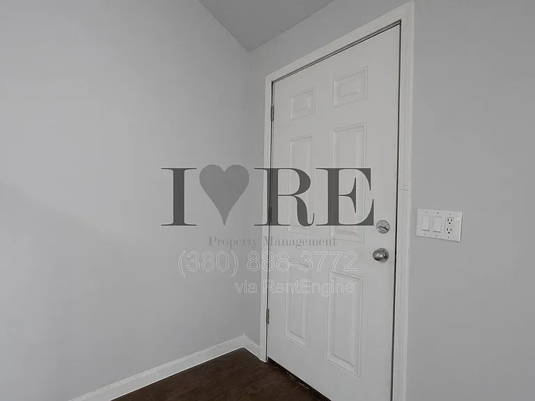 1555 Myrtle Ave — Photo 8
