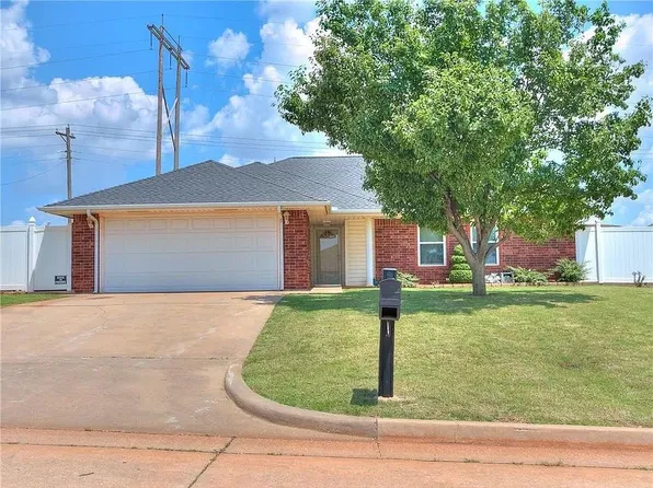210 W Mitchell Dr, Kingfisher, OK 73750