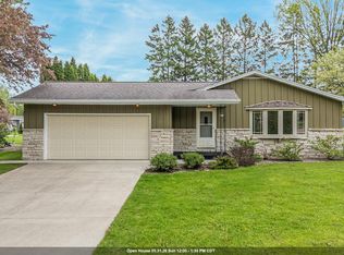 324 S Parkway Dr, Brillion, WI 54110
