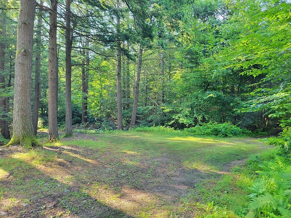 2nd image of 423 Ashby Rd