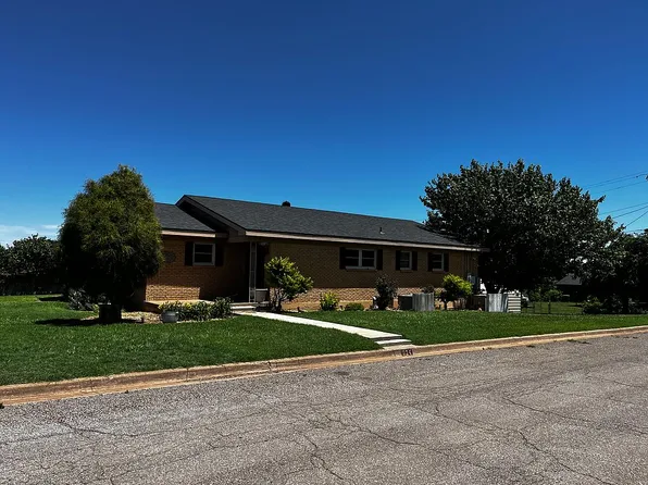 924 W 5th St, Beaver, OK 73932