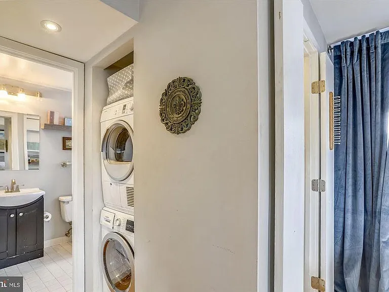1736 Willard St NW #505 — Photo 14