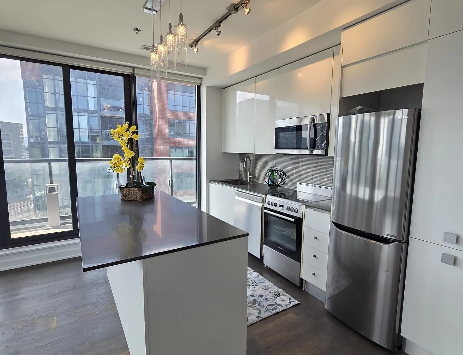 3 bed, $4,200 — Photo 4