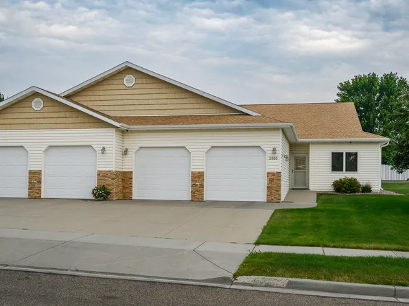 2800 Sleepy Hollow Loop, Bismarck, ND 58503