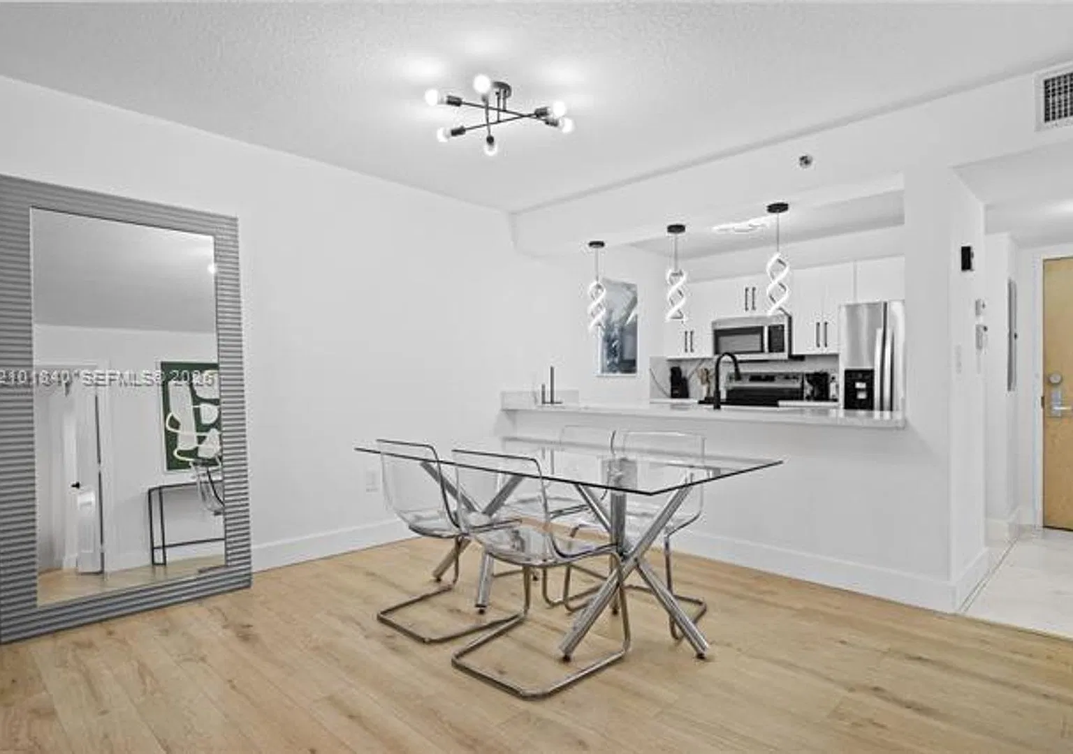 1200 Brickell Bay Dr cu-1907, Miami, FL 33131 — Photo 4