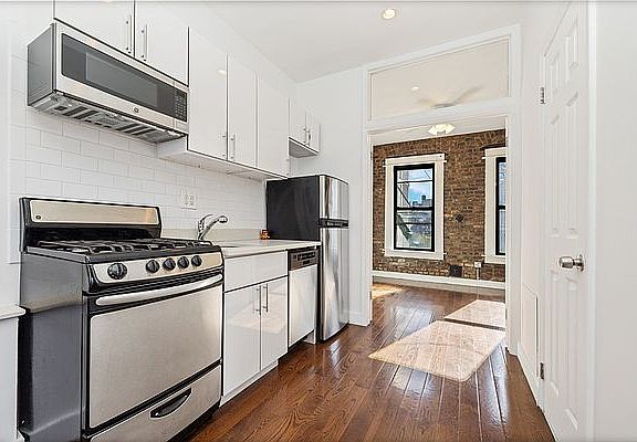2nd image of 74 Forsyth St #25