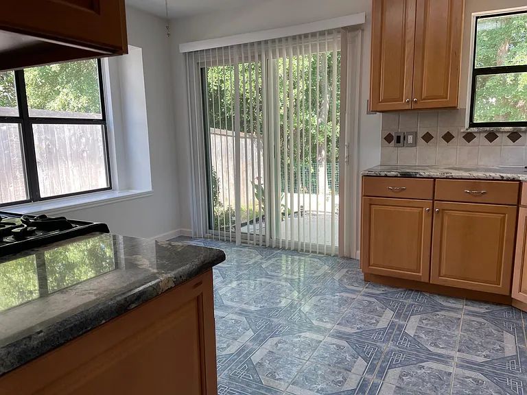 1761 Prescott Dr — Photo 6