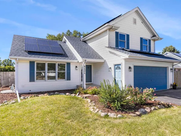 8434 Woodcreek Ave, Machesney Park, IL 61115