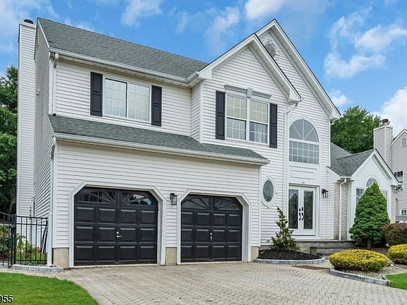 4th image of 54 Winding Brook Dr
