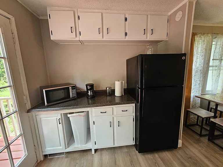 1602 Pepper Dr — Photo 5