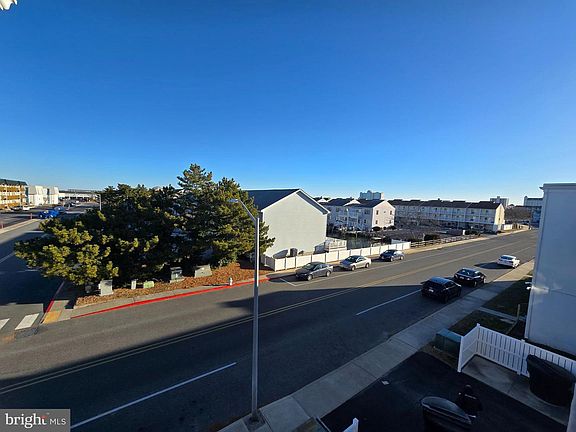 3rd image of 417 Robin Dr #B301