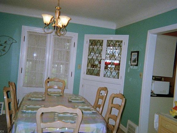 4th image of 6401 Meadowbrook Ave