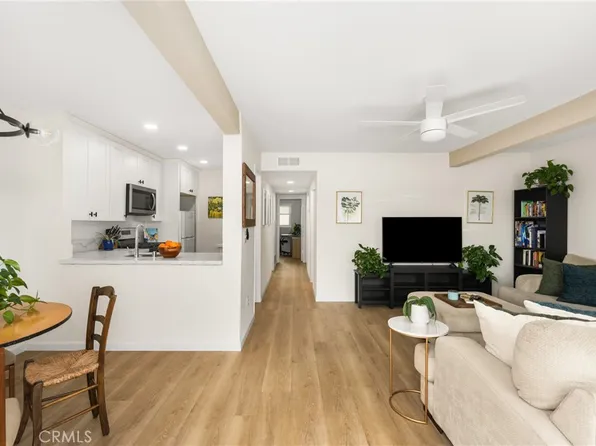 16 Oval Rd, Irvine, CA 92604