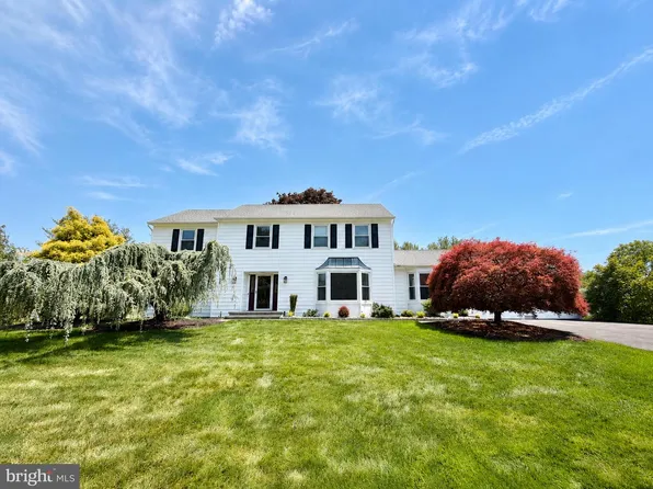 15 Greenfield Dr N, West Windsor, NJ 08550