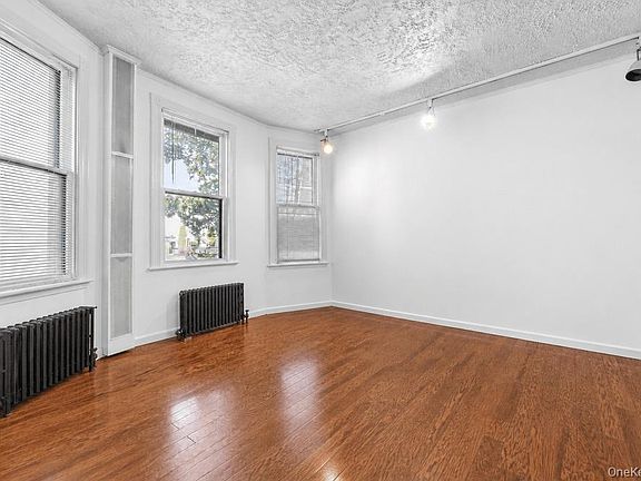 4th image of 21 Mount Joy Place