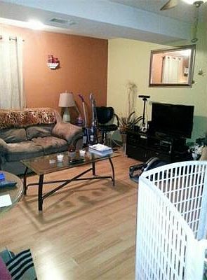 2nd image of 604 Washington Ave APT 1
