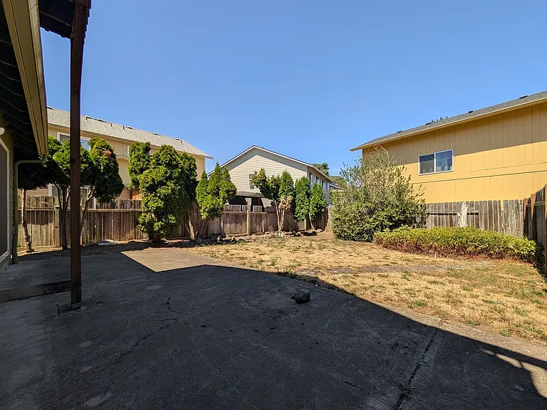686 Oakdale Ave — Photo 22