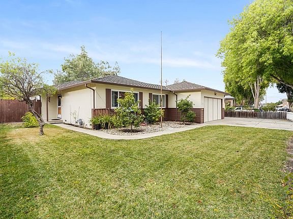 3rd image of 1260 Oak Creek Way