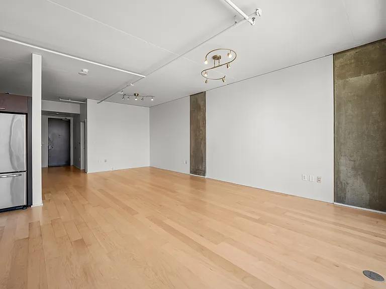 1100 S Hope St #1410 — Photo 24