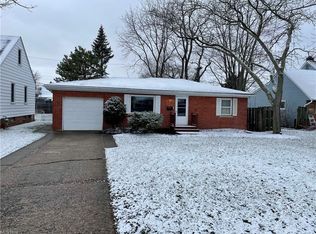 2206 Rockefeller Rd, Wickliffe, OH 44092