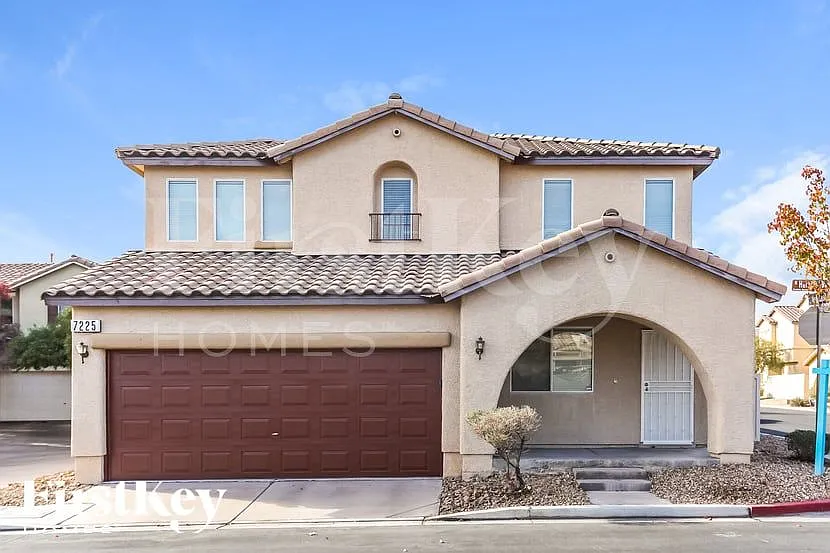 3 bed, 2.5 bath, 1497 sqft, $1,800 — Photo 1