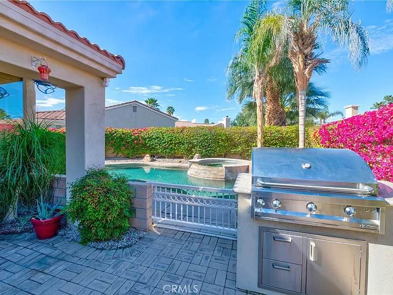 70 Rocio Ct — Photo 37