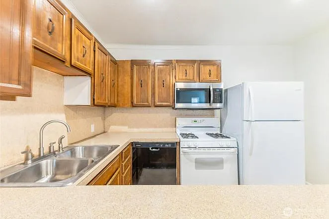 1102 N Sheridan Ave #D — Photo 3