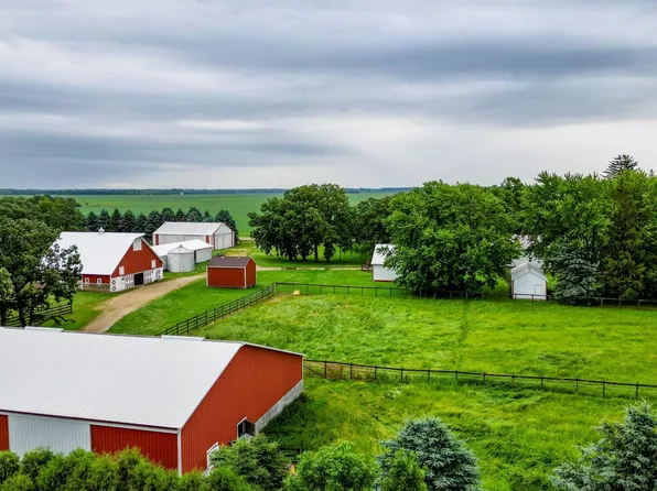 26233 555th Ave, Austin, MN 55912