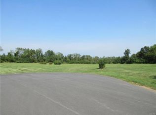 432 Little Creek Dr, Nazareth, PA 18064