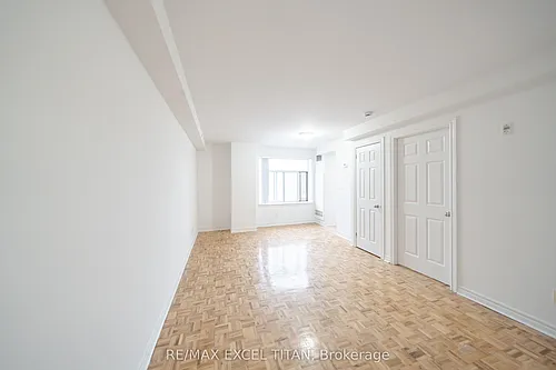 1407 Dupont St Photo 1