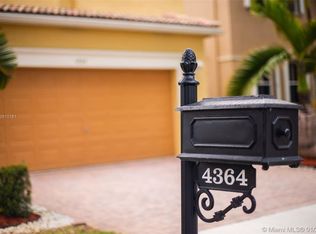 4364 Fox Ridge Dr, Davie, FL 33331