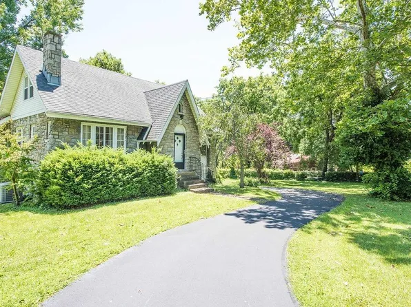 1800 Old Paris Rd, Lexington, KY 40505