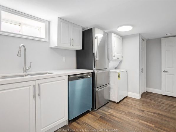 2653 Alexis Rd, Windsor, ON N8W 3Z8