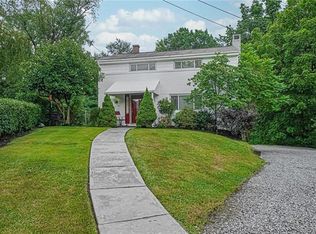 257 Southward Dr, Coraopolis, PA 15108