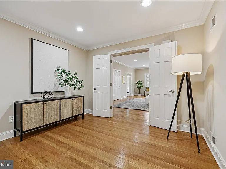 4902 Derussey Pkwy — Photo 39