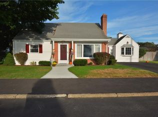 16 Windsor Ct, Pawtucket, RI 02861