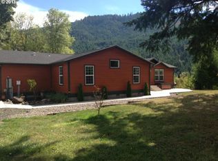 324 Uphill Ln, Glide, OR 97443