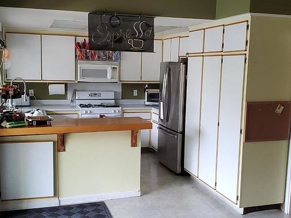 3rd image of 9425 Appalachian Dr