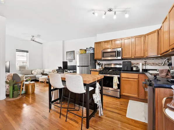 280 Grand Street image 1 of 8