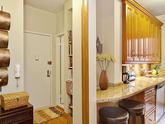 2nd image of 3115 Broadway APT 43