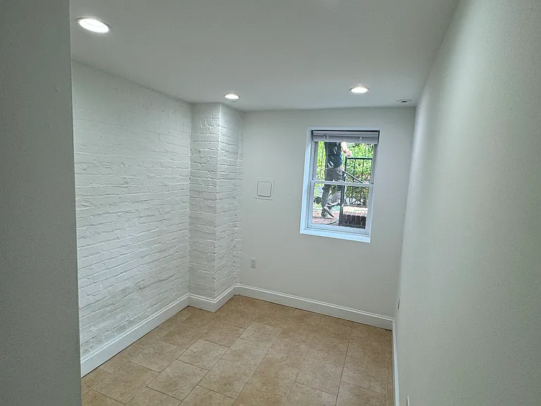 672 Maryland Ave NE #A — Photo 14