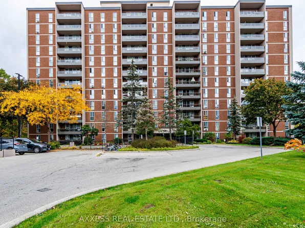 1968 Main St W #902, Hamilton, ON L8S 1J7