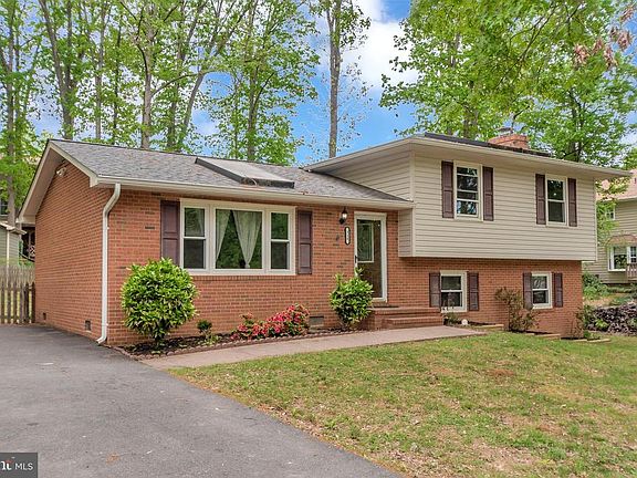 2nd image of 319 Azalia Dr