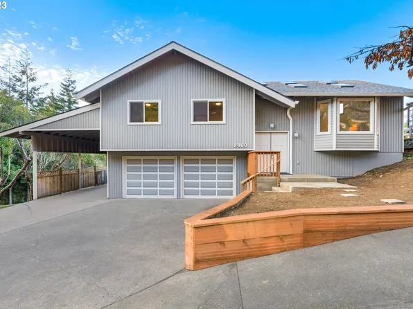 2460 Stephanie Ln, North Bend, OR 97459