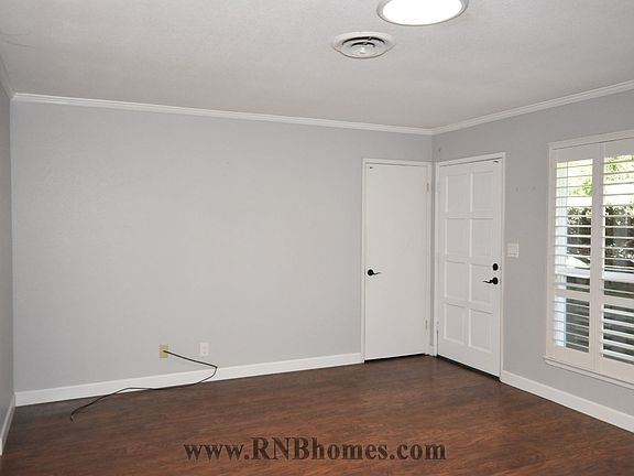 4th image of 415 Sutton Pl