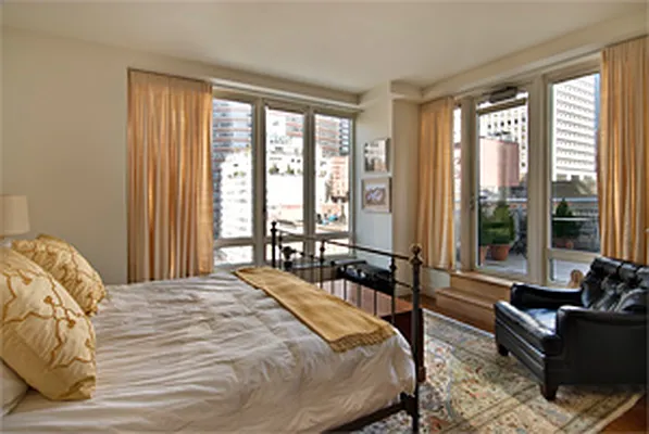 Sold by Corcoran | media 19